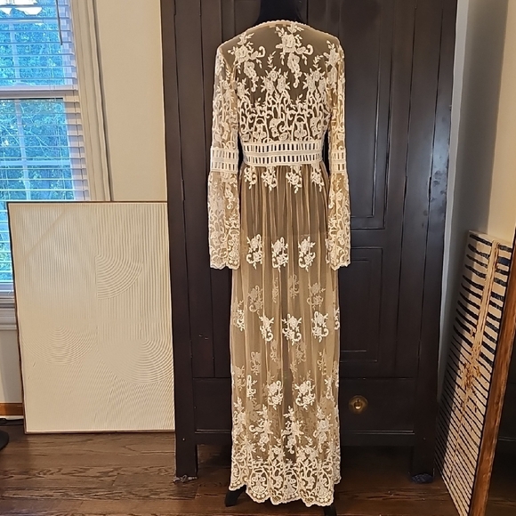 Forever 21 Cream Floral Lace Maxi Duster Kimono - Picture 2 of 9